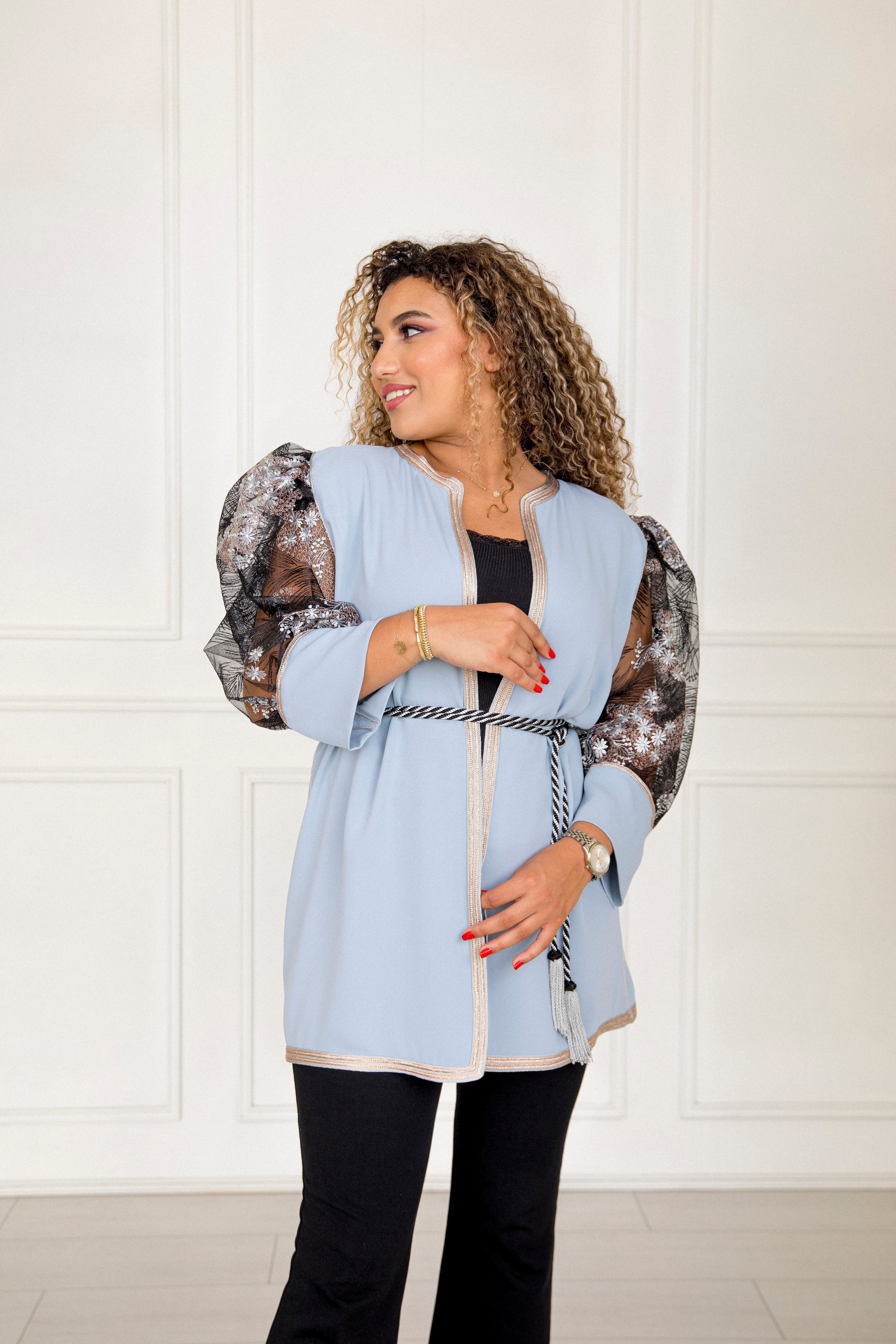 Veste crêpe de soie & manches en dentelle