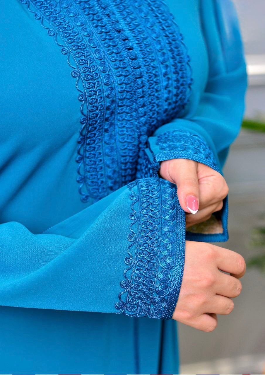 🧵 Tissu : Crêpe Dossoie soie + nouvelle broderie « kṭarfel »