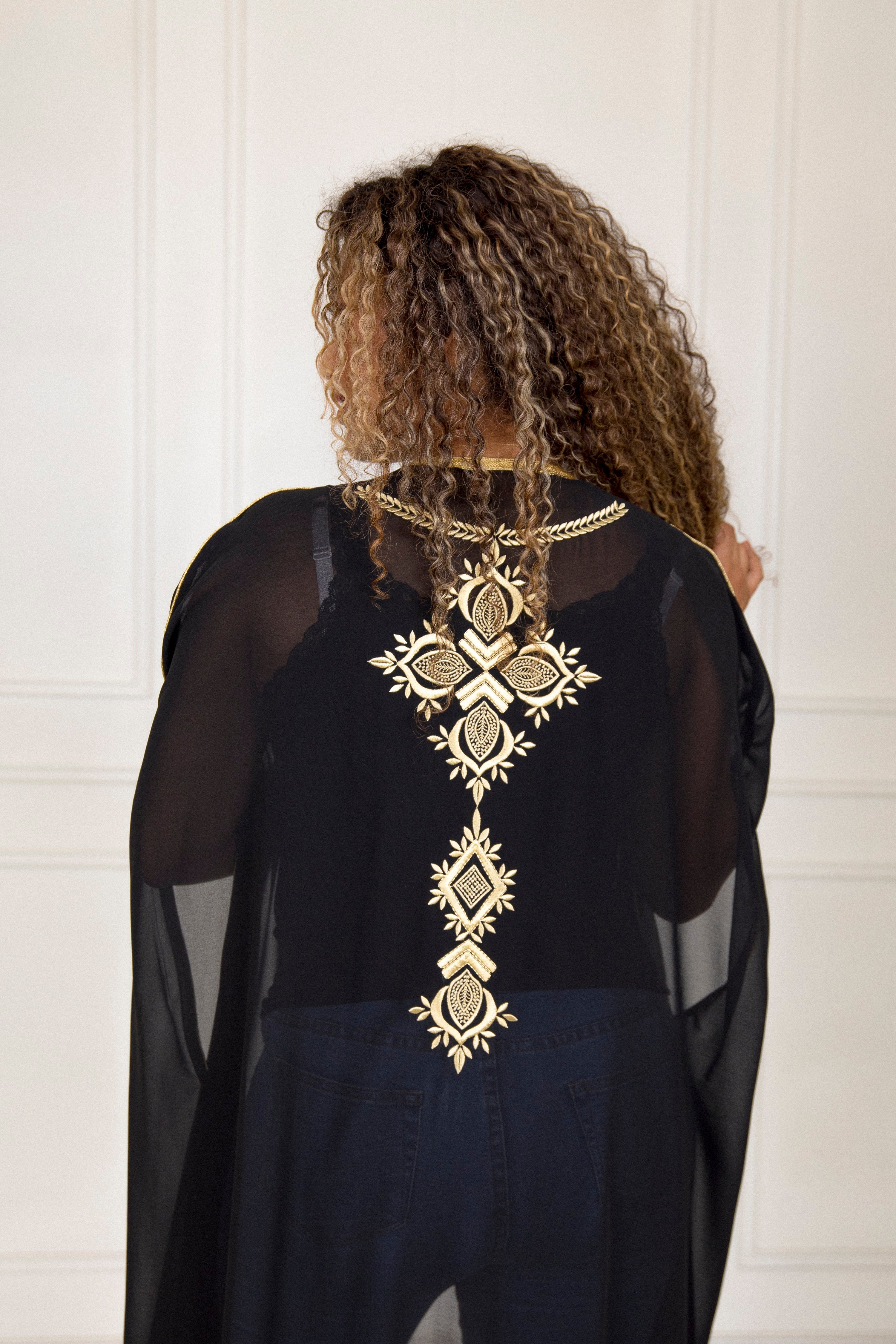 Cape Selene 2023 - Mousline en broderie